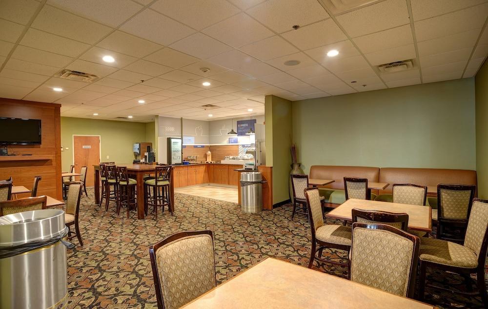 Holiday Inn Express La Plata By Ihg Экстерьер фото