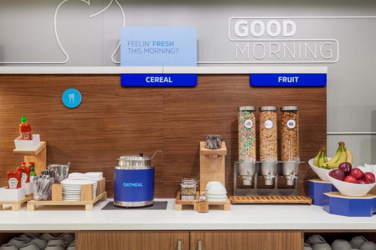 Holiday Inn Express La Plata By Ihg Экстерьер фото