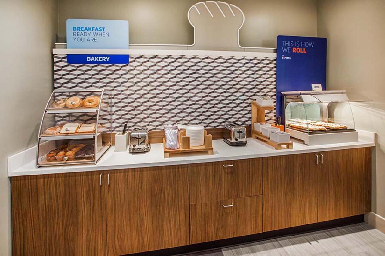 Holiday Inn Express La Plata By Ihg Экстерьер фото